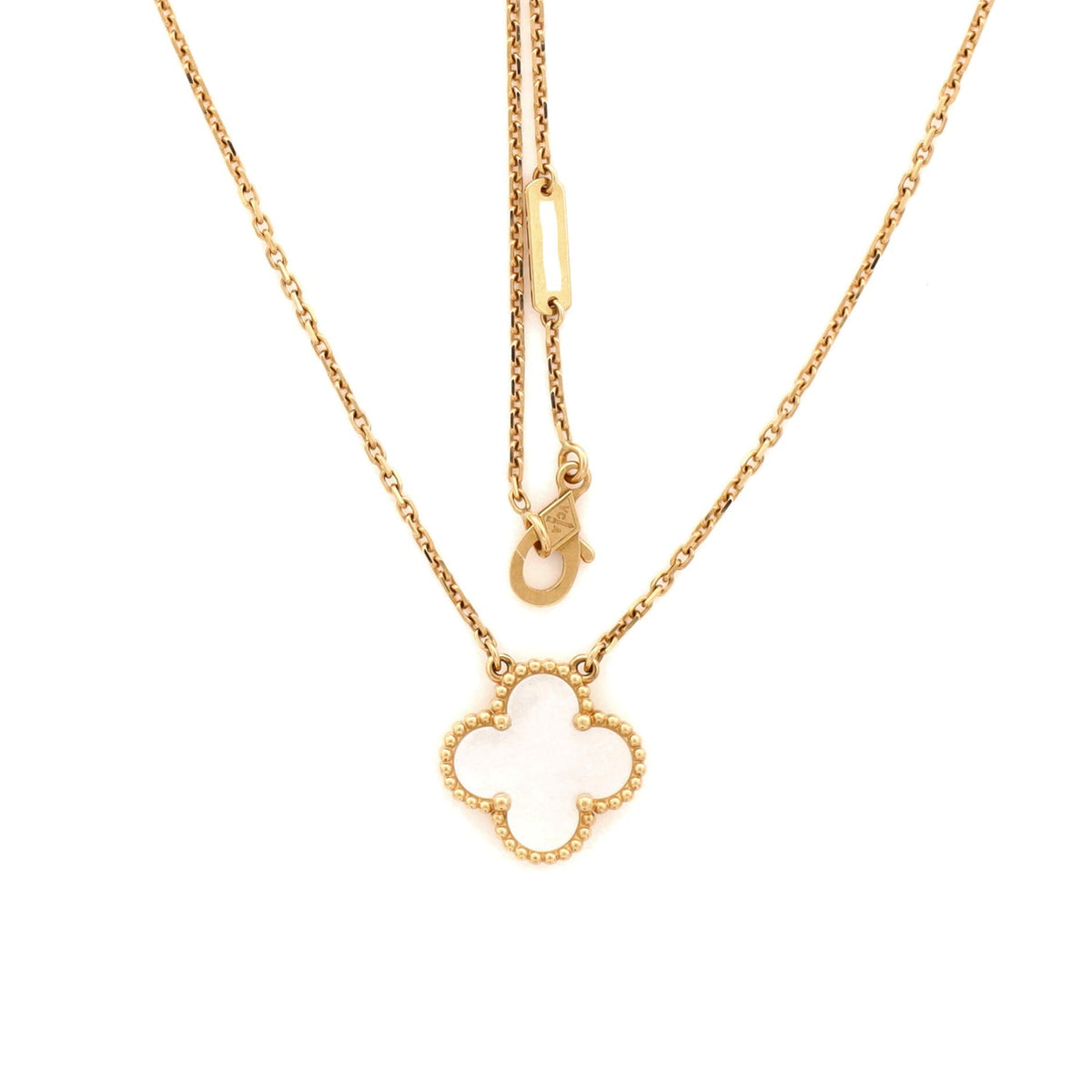 Sweet Alhambra Pendant Necklace 18K Yellow Gold and Mother of Pearl